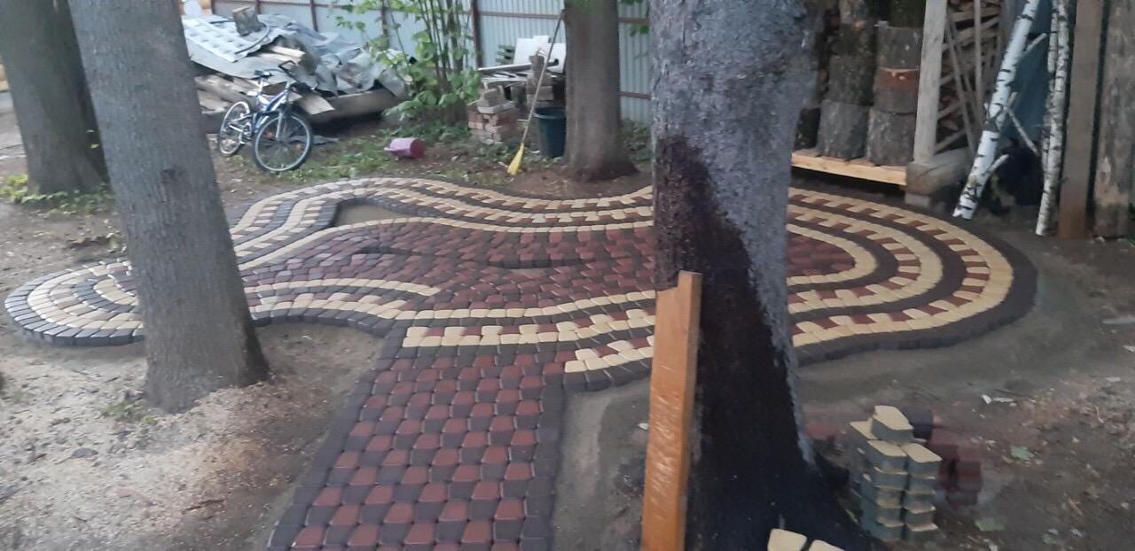Фигурная укладка тротуарной плитки